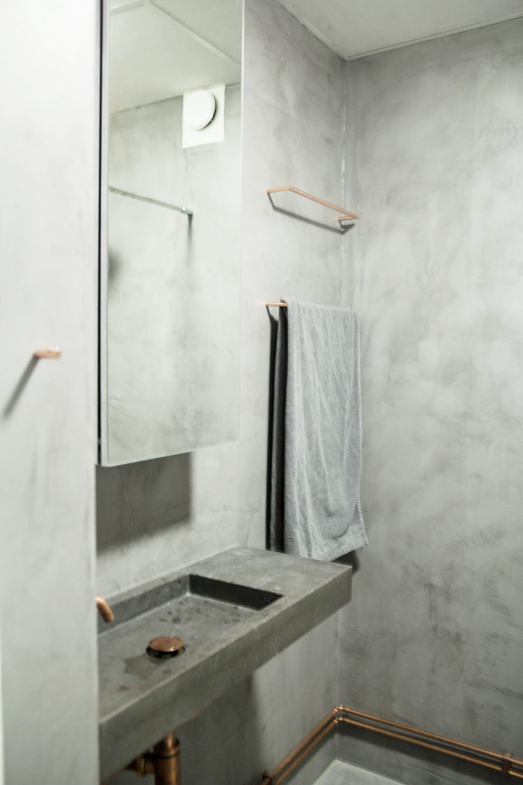 Betong-look utan betong i badrummet