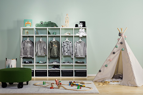 Måttanpassad låg garderobsinredning – perfekt för barnrummet - Se mer på vår hemsida