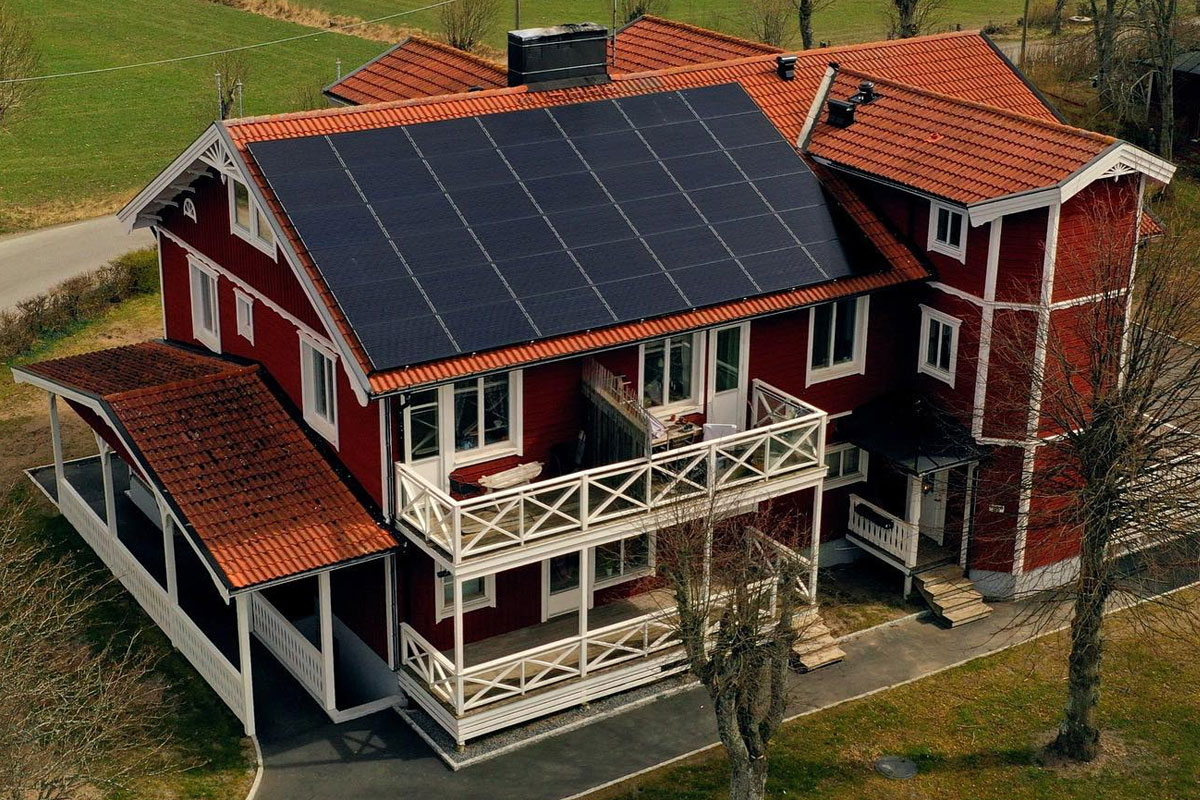 Solceller för villa - Se mer på vår hemsida