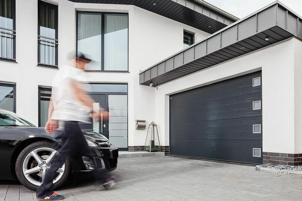 Garage & Carport