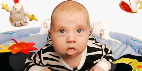 Första babyprylarna